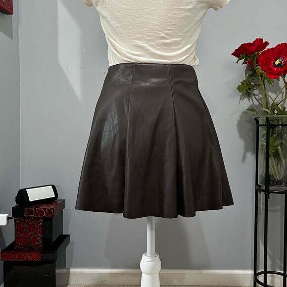 NEW Saks 5th Ave 5|48 Luxe Vegan Leather Flounce Mini Skater Circle Skirt M NWT - Picture 2 of 14